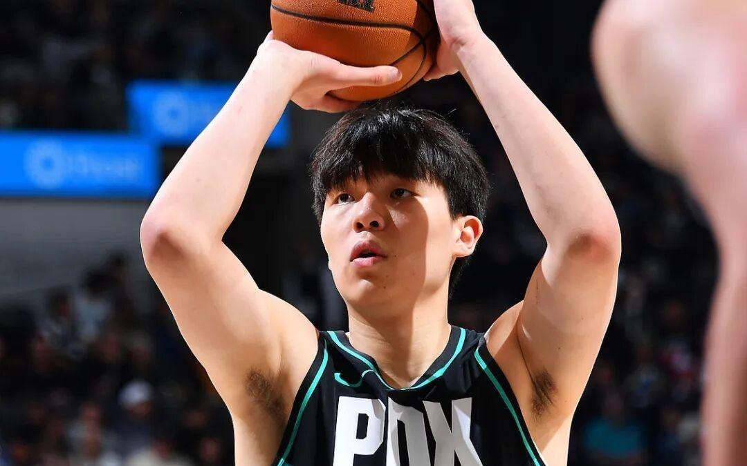 这手挺稳！杨瀚森罚球命中率比库里杜兰特还高....