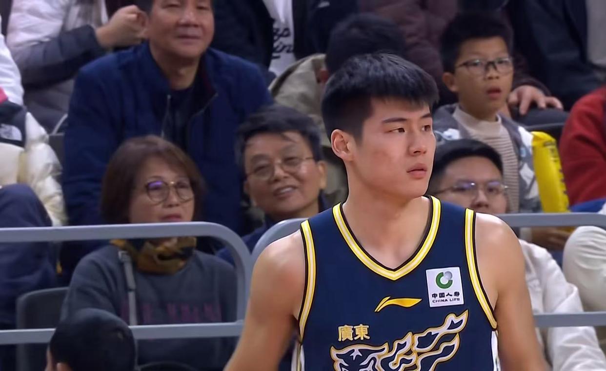 大鱼来了！CBA外援市场仅剩的“内线大杀器”，广东队有望截胡