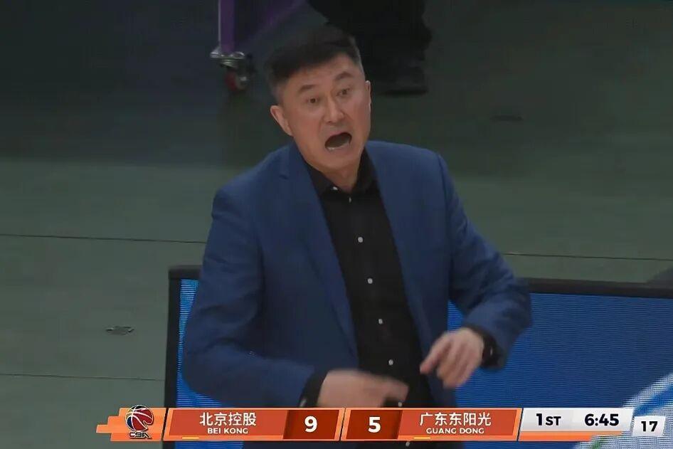 广东男篮残阵4分险胜北控，萨姆纳38+9萨林杰27+10，杜锋战术完胜