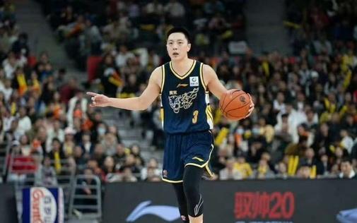广东宏远拒绝爆冷！全力击败浙江男篮，徐杰正式复出，央视直播