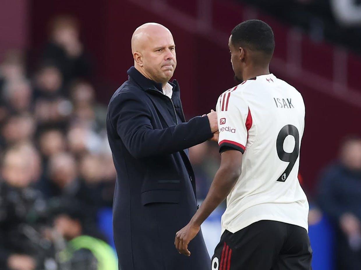 1.25亿先生终破进球荒！伊萨克坦言卸下重担，斯洛特回应关键换人