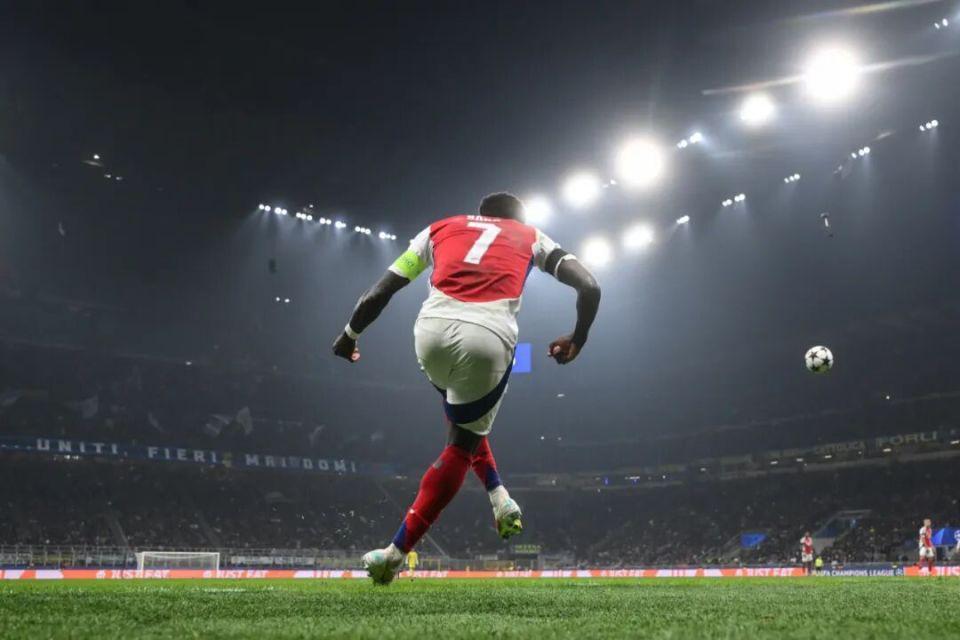 悬念终红军被保级队暴揍出局，曼城苦