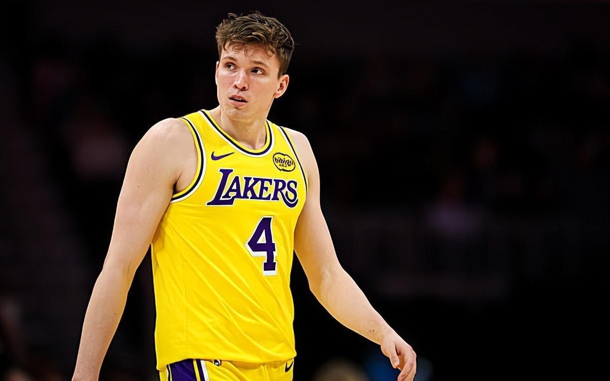 打了半天只出现1次失误，湖人首轮秀看起来真是彻底废掉了