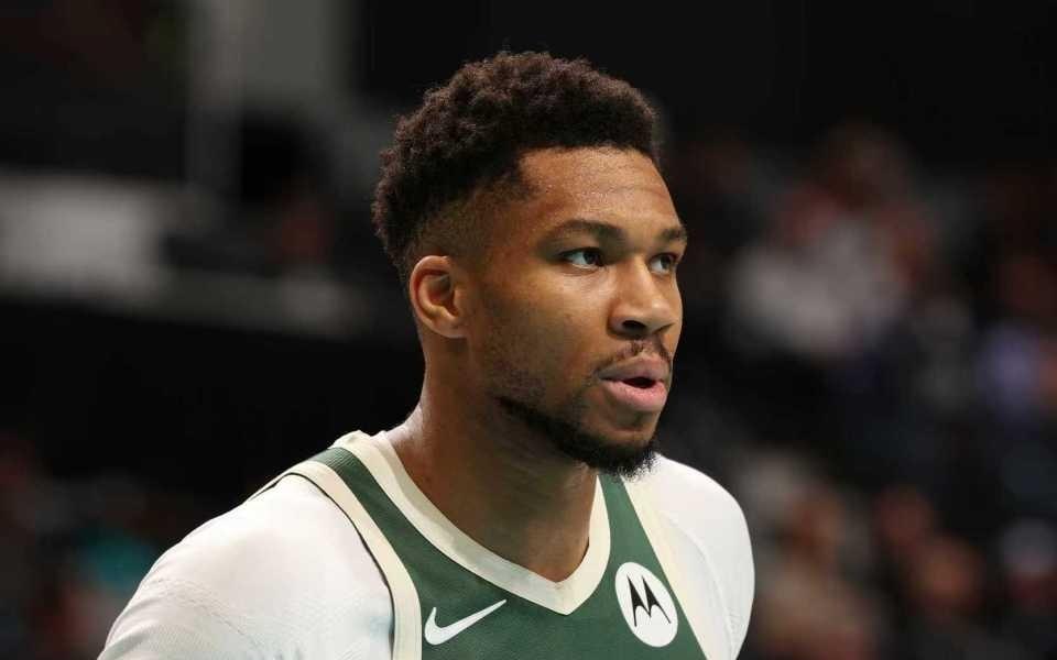 雄鹿3人20+逆转黄蜂收获2连胜字母哥24+7米勒31+8+5