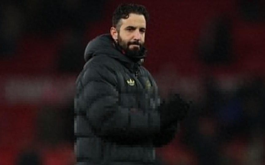 阿莫林换人惹众怒，球队需要进球他却用中卫换中卫