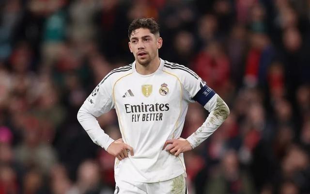 镜报：巴尔韦德不满阿隆索执教风格或考虑离队，曼联对其有意