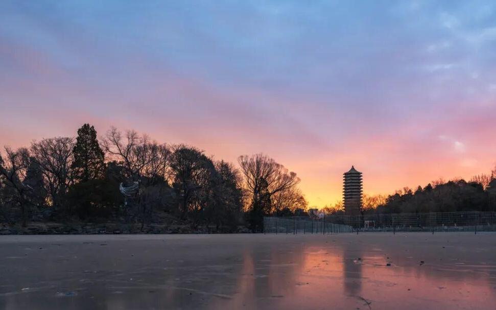 北大未名湖冰场已就绪，本周日启用