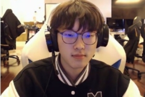 韩网吃瓜BLG商K晒Bin过去的照片：希望Bin也发点动态自证一下