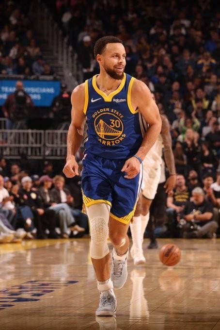 库里砍31分6板7助，成为历史上30+得分场次最多的控球后卫