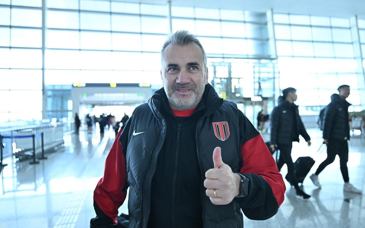 成都蓉城高兴早了，上海海港又捡了大便宜，新赛季有望四连冠