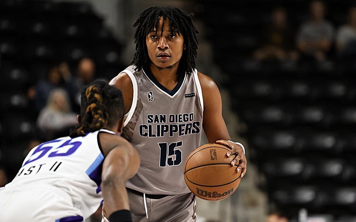 发展联盟继续大杀四方，前火箭首轮秀在快船二队的表现相当稳定