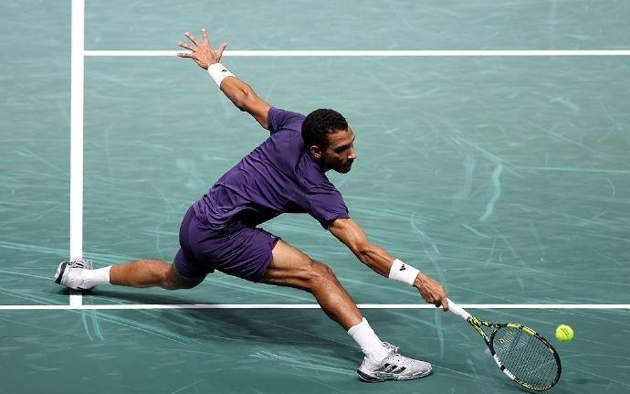 辛纳20击败阿利亚西姆，斩获巴黎大师赛冠军并重返世界第一