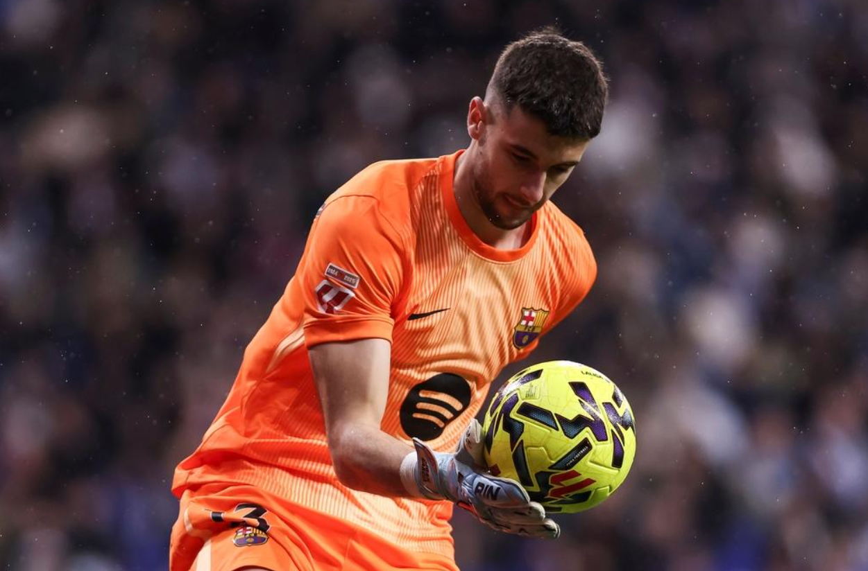 西甲领头羊继续狂飙：疯狂8连胜，49分领跑，甩开皇马7分