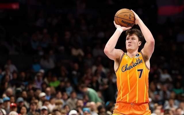 必进全明星！黄蜂小将一数据超越库里仅仅20岁真是明星坯子