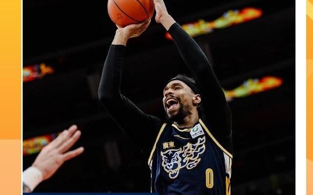 CBA官方：萨林杰、贺希宁当选常规赛第二周的周最佳球员