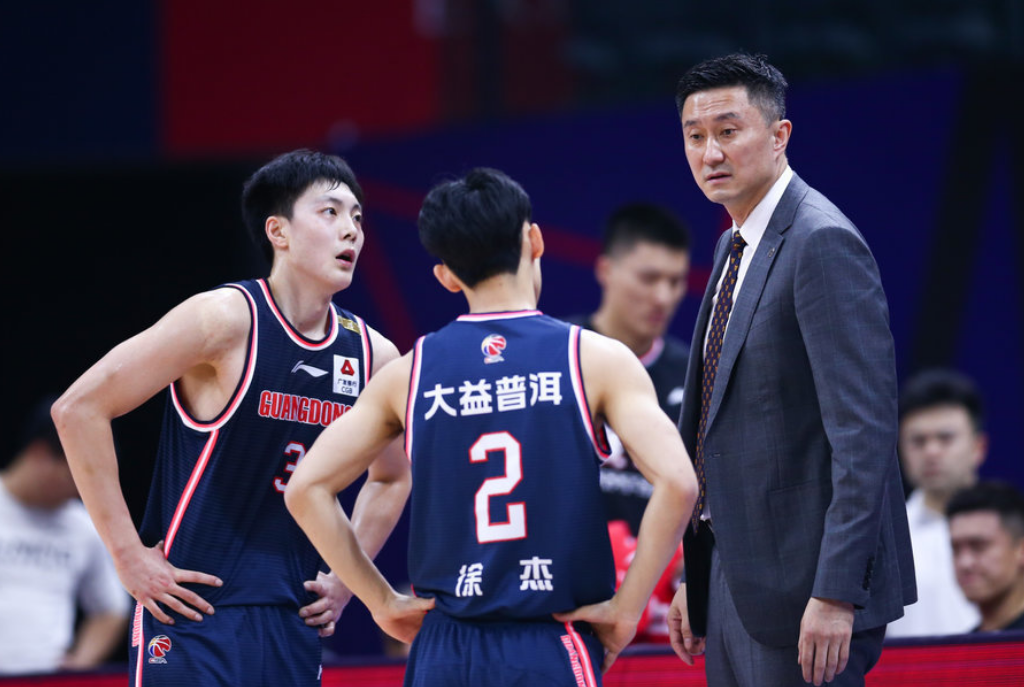 CCTV5+直播！广东男篮迎战同曦，两主力缺阵，杜锋带队剑指开门红