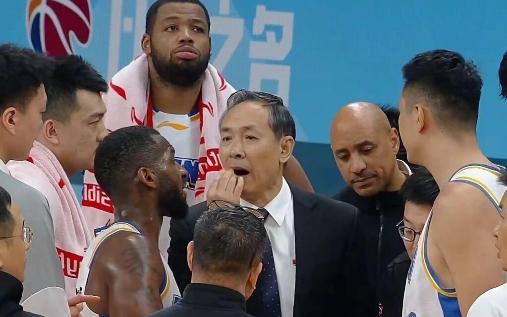 CBA排名大变！上海七连胜势不可挡，北京广东位居四强山东四连胜