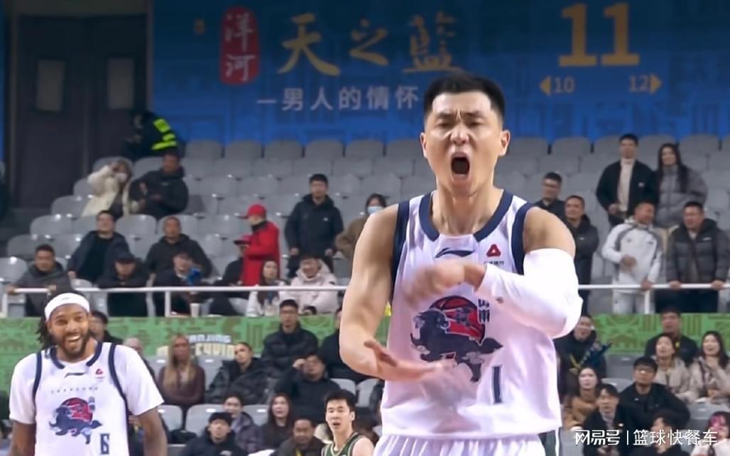 CBA最惨烈一战！山东4人被罚下仍“惨胜”：高诗岩给郭士强长脸了