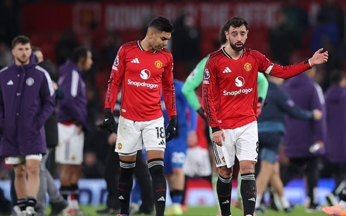 说了些啥邮报：B费赛后与卡塞米罗、乌加特交流时显得不满