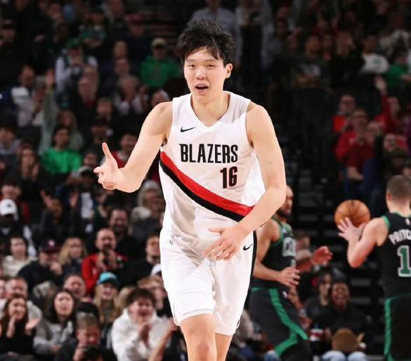 3分3篮板2助攻，杨瀚森获斯普利特称赞：他知道自己应该做什么！