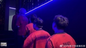 全神班就“神”在这！FPX第三赛段总战绩1胜13负唯一胜场为横扫iG