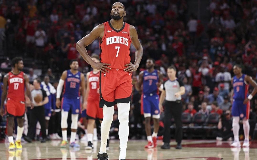 好消息，杜兰特表示，如果替补角色能帮助火箭队赢球，他愿意接受