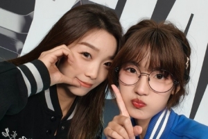 松琪晒照：今年有幸参与了翻译工作从北京上海到成都收获颇丰！