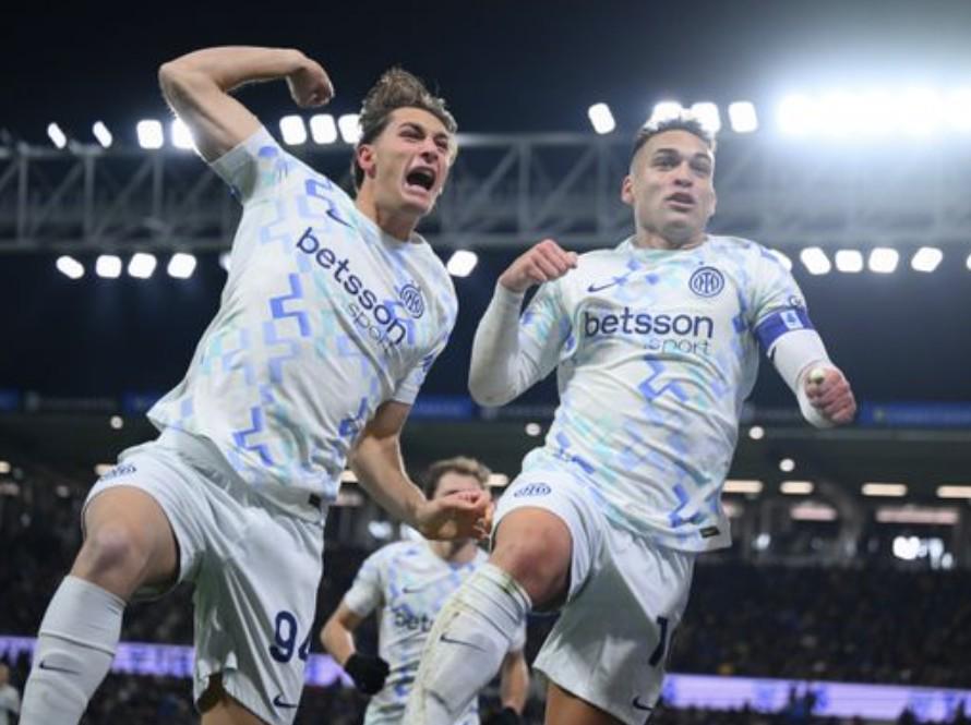 国米再斩真蓝黑重回榜首结束了吗不，才刚刚开始！