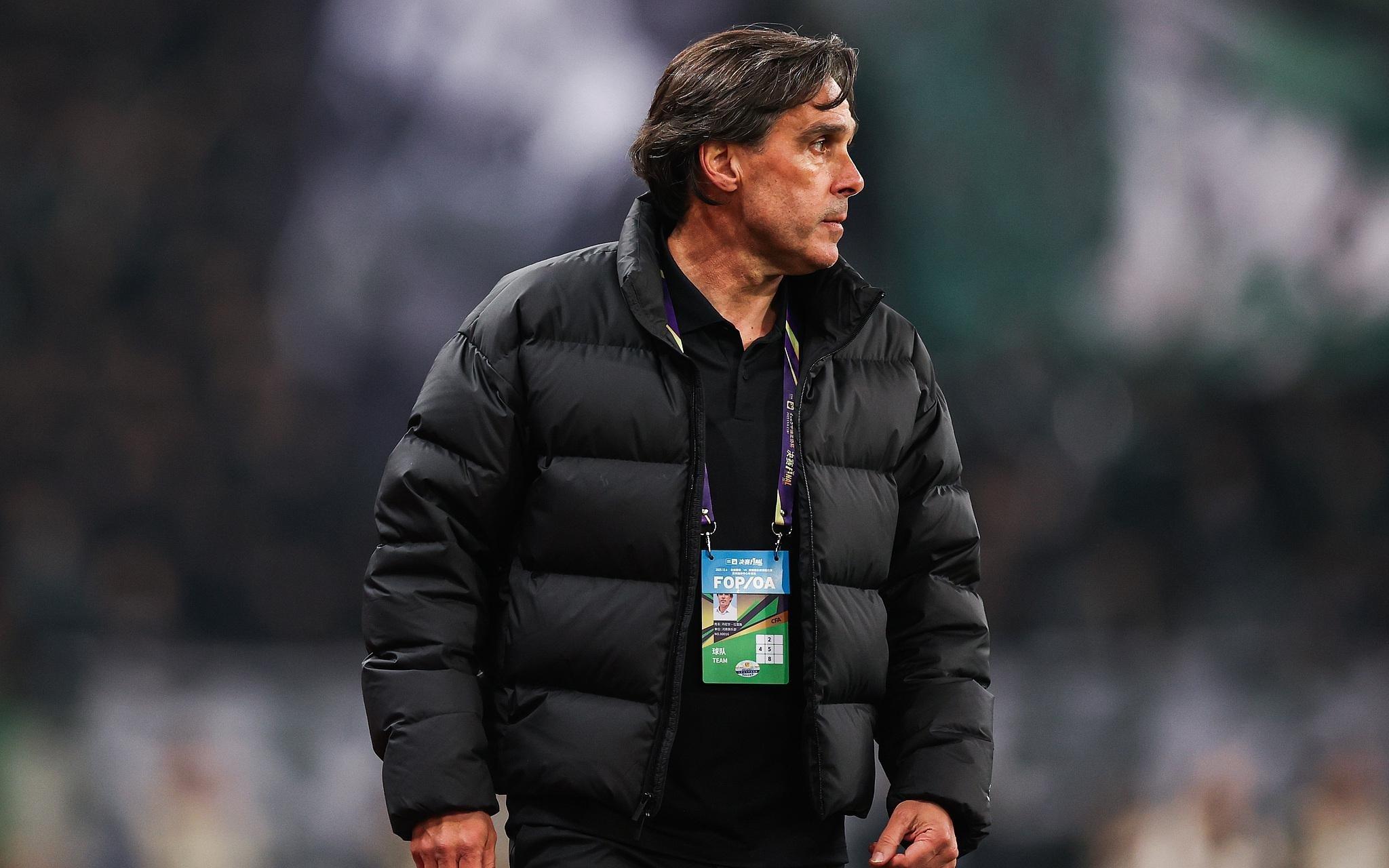 官方：河南队主帅丹尼尔拉莫斯当选2025赛季中超最佳教练员