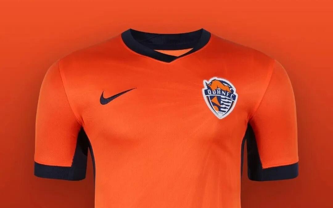 中超青岛双雄海牛和西海岸，新赛季球