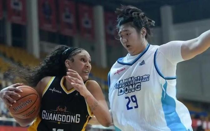 女篮霸主惨遭爆冷！14连胜被终结吞首败：张子宇轰10分3帽！