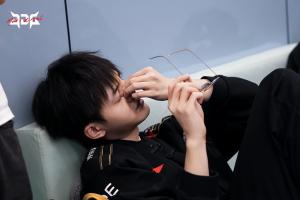 曾经的“中国队长”怎么如此挣扎Xun两局总数据4914状态萎靡