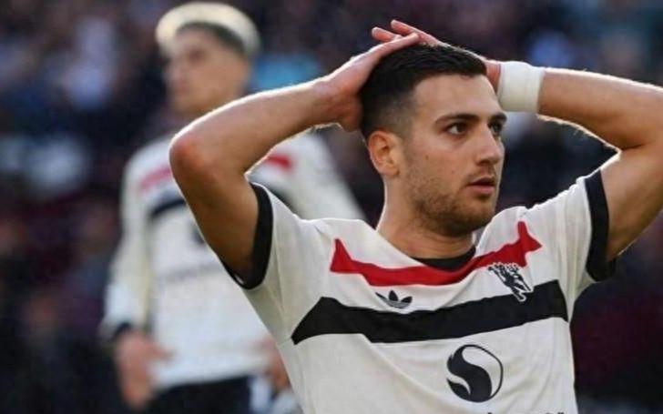 历经七任主帅仍屹立不倒，曼联仅剩这两人