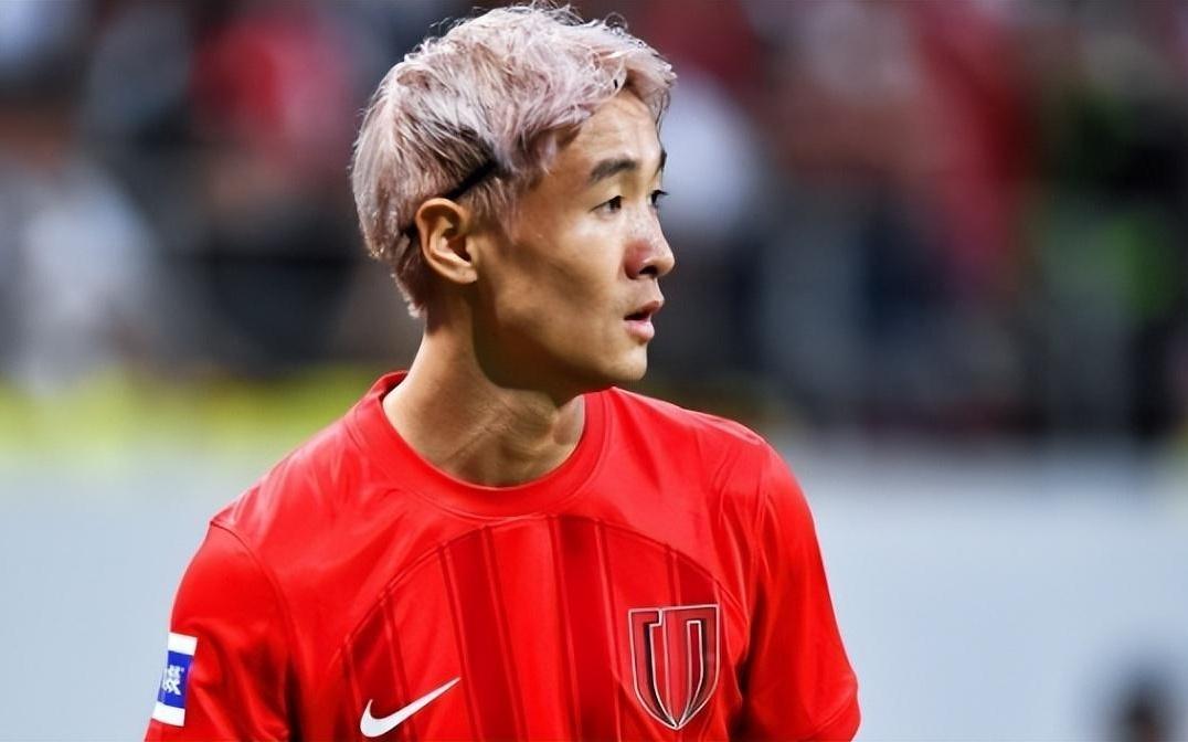 意外！他宁愿待在成都蓉城一年都无球可踢，都拒绝提前转会离队