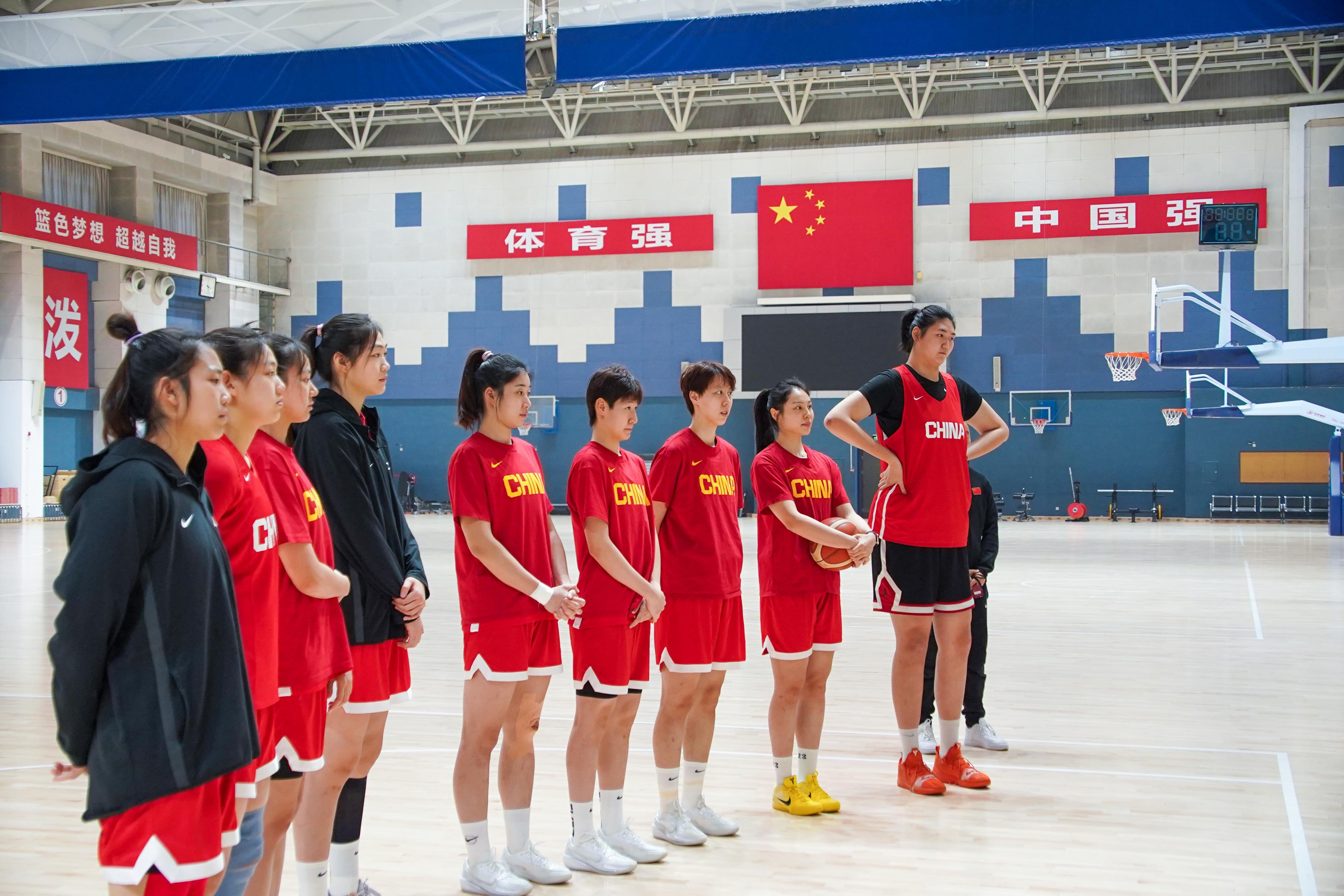 2米26女姚明WCBA首秀确定！宫鲁鸣特训1个月，女篮新王牌检验成色