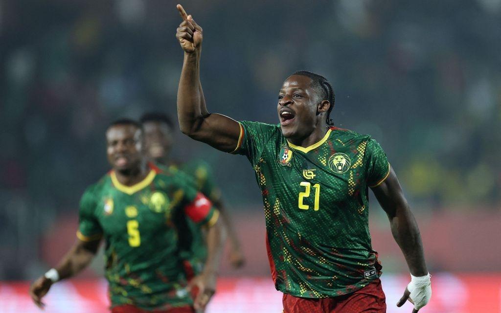 体坛联播王楚钦男单排名年终第一，孙颖莎“霸榜”180周