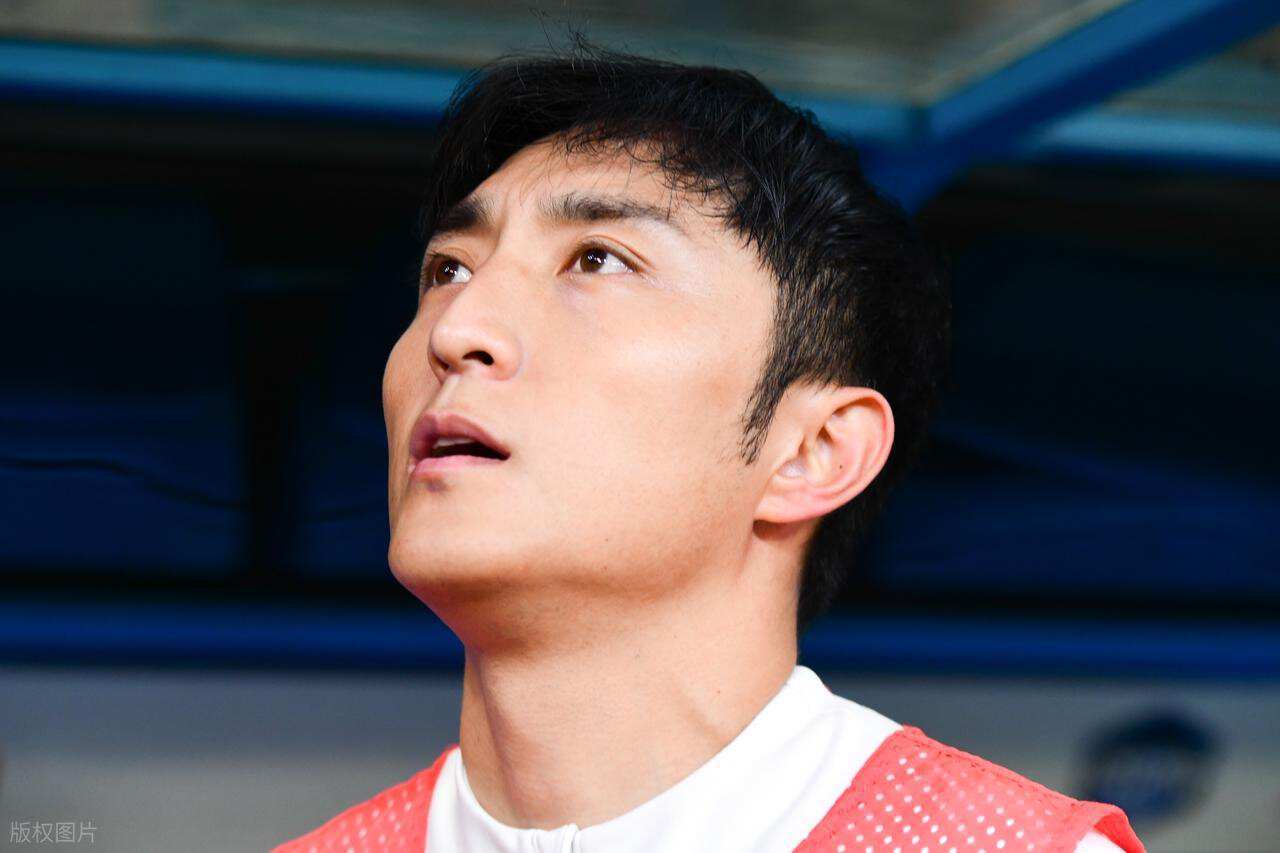 意外！网传参与打假球的中超冠军队主力后卫，如今现身教练培训班