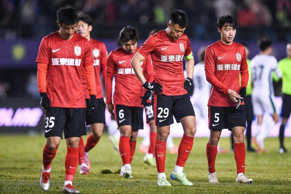 惋惜！前中超冠军陨落：7年后再降级，季末7轮不胜+3次崩盘被绝平
