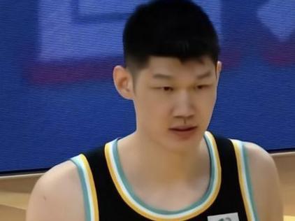 胡金秋16分广厦双杀首钢，曾凡博4分被打爆无地自容