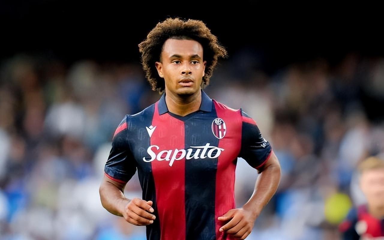 转会“临门一脚”即将达成：11号前锋告别曼联，又一笔失败引援