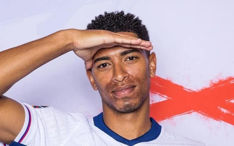 被换下时很不高兴：人才太多了，皇马主力先生被图赫尔“弃用”