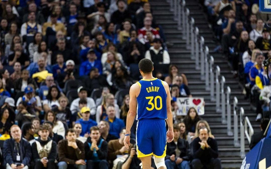 搞笑，库里称战胜爵士他那次略显别扭的上篮也被他算作了一次扣篮