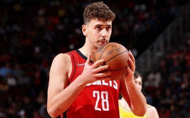 24岁控卫加盟！火箭全新阵容亮相：6大控卫太亮眼，附全队名单