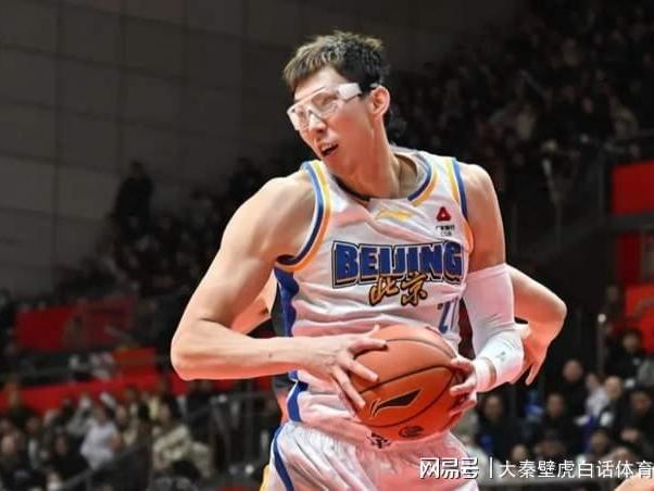 随着北京+辽宁险胜！CBA神奇一幕，新排名乱了：前4战绩一模一样