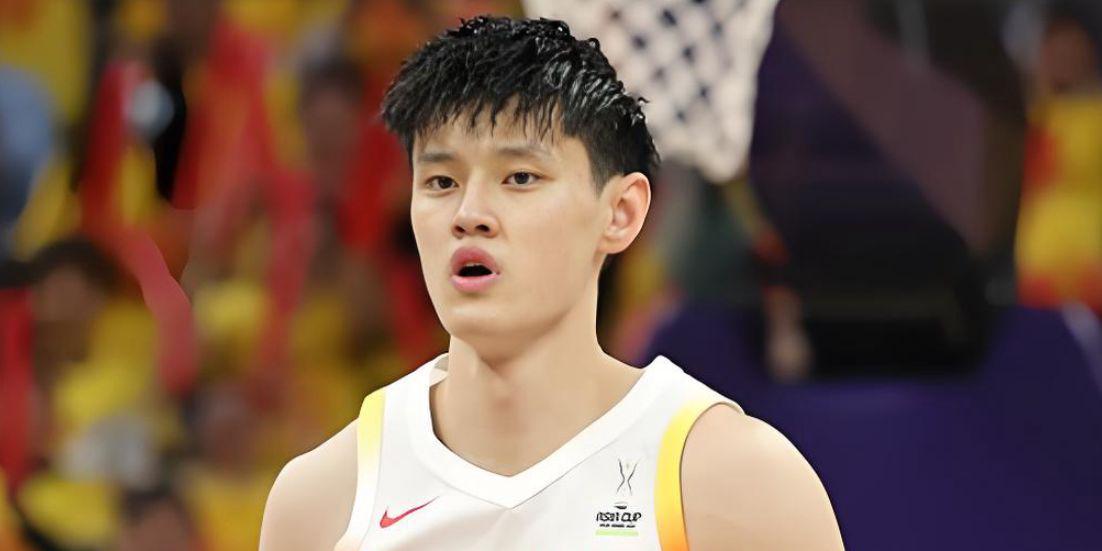 失望！男篮2米08锋线首发出场，场均得1分，球迷：还要打NBA吗