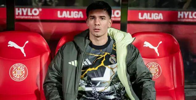 从主力沦为铁板凳！皇马18岁新援拒绝外租恐无缘世界杯