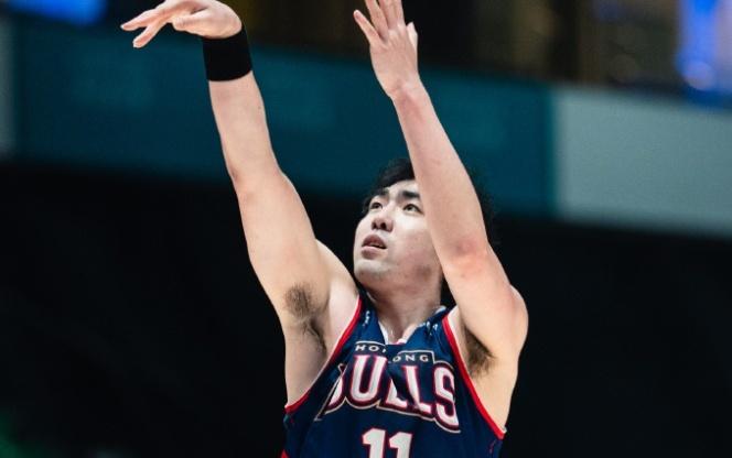 再赴京城热身双雄！香港金牛闷声干实事CBA扩军必有其一席之地