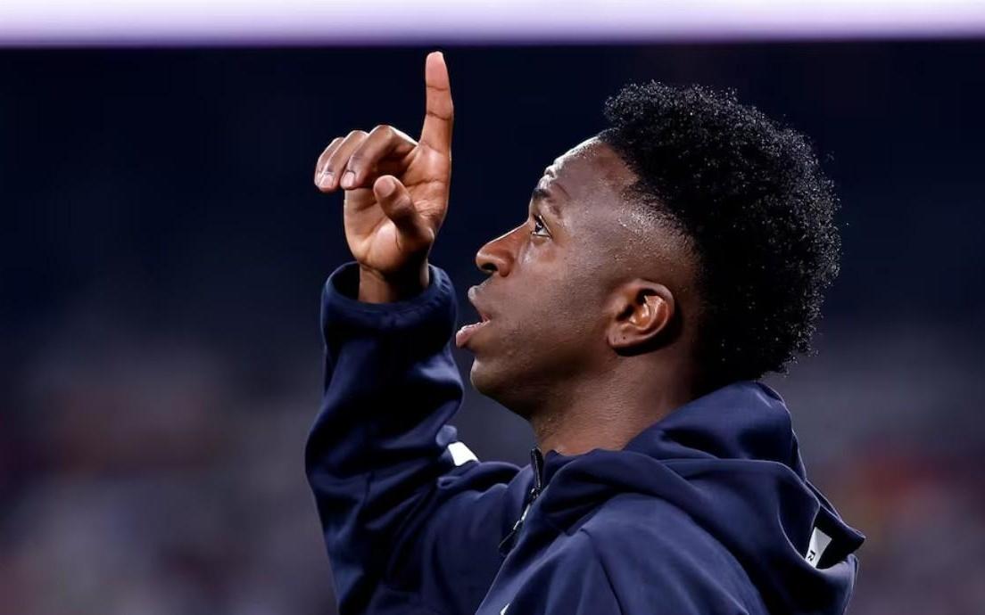 阿斯：维尼修斯的合同进入最后18个月，球员和皇马都想续约