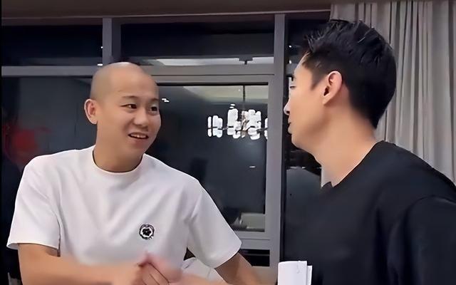 曾吐槽CBA根本没人看！百万粉丝网红曹芳自曝与同曦签试训合同