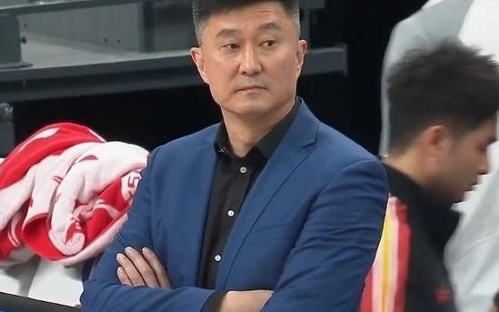 杜锋：曾凡博回归增加北京阵容厚度希望远离伤病为国家队更多支持